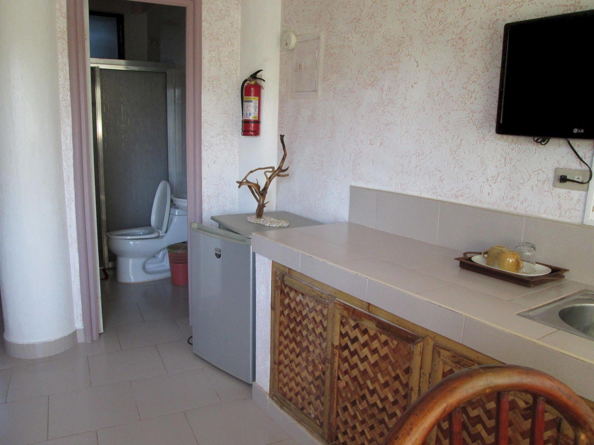 Amigos Beach Resort Balabag  Екстериор снимка