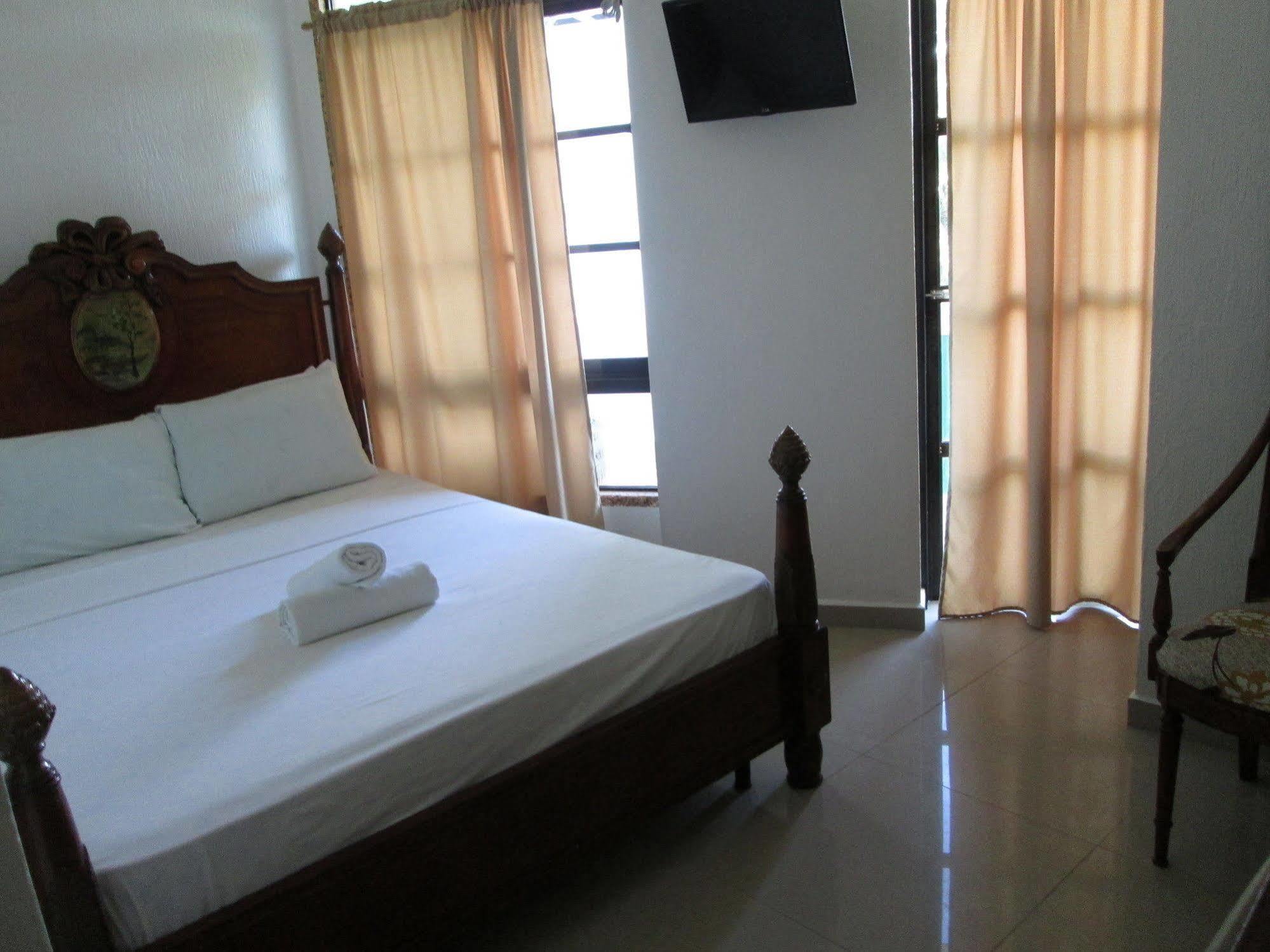 Amigos Beach Resort Balabag  Екстериор снимка