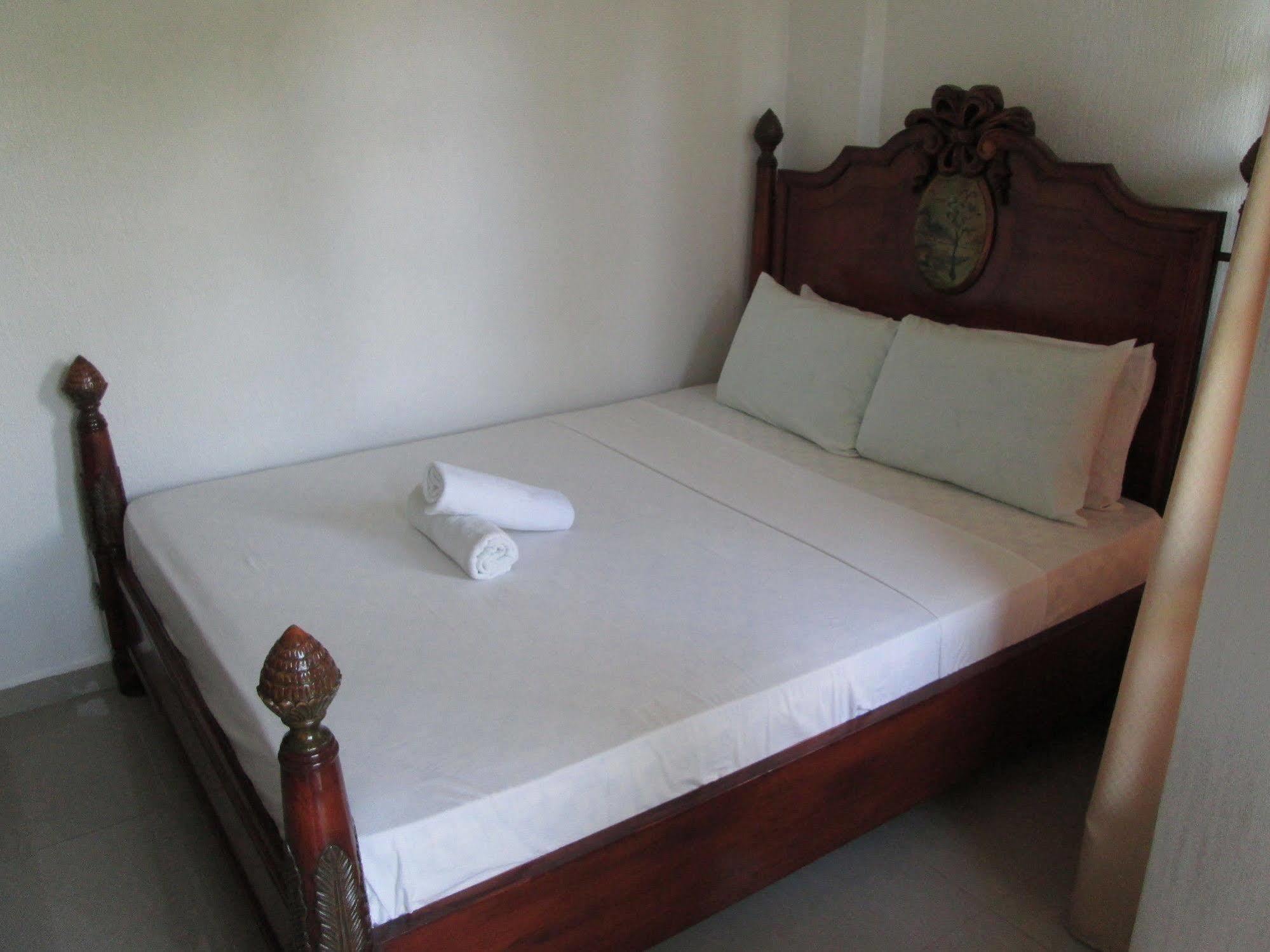 Amigos Beach Resort Balabag  Екстериор снимка