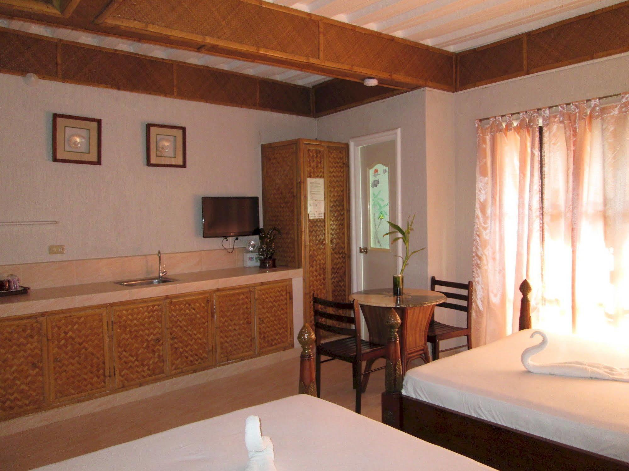 Amigos Beach Resort Balabag  Екстериор снимка